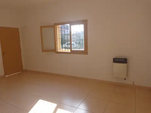 Depto Tipo Casa en Alquiler en Villa Bosch, $ 700.000