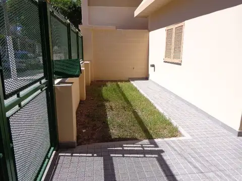 Depto Tipo Casa en Alquiler de 2 ambientes