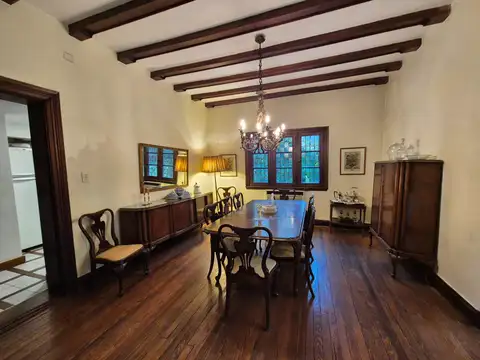 Casa en Venta con 3 cocheras