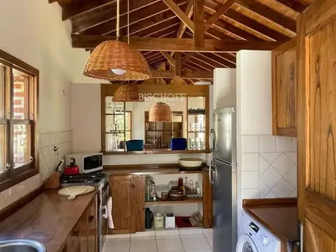 EXCELENTE CASA DE 4 AMBIENTES EN BARRIO NORTE