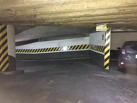 Av Santa Fe y Laprida - Cocheras Fijas Cuebiertas - Barrio N