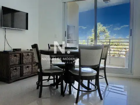 Alquilo apartamento de 2 dormitorios cerca del Shopping, Punta del Este.