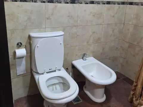 Casa 3 ambientes con 1 baño