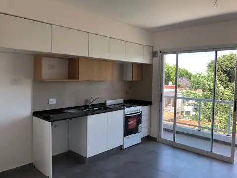 MUY BUEN DEPTO EN EDIFICIO DE MUY BUENA CATEGORÍA - ADROGUE