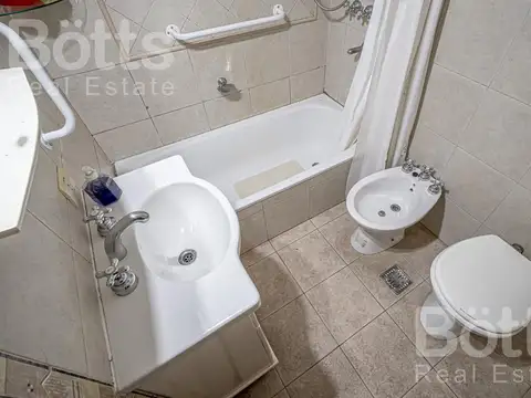 Depto Tipo Casa en Venta al Este