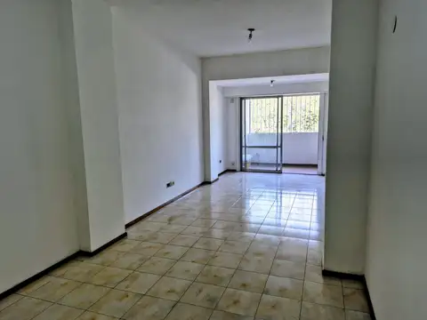 Las Flores 710 , Piso 1