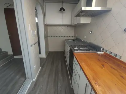 Depto Tipo Casa 2 ambientes con 1 baño