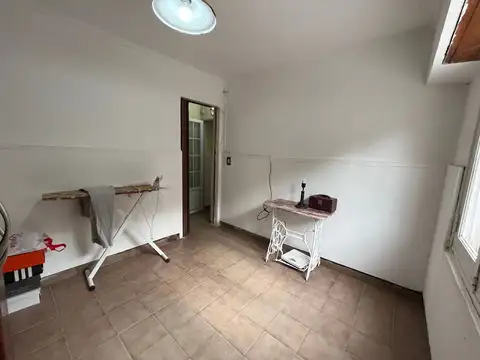 Casa 4 ambientes con 1 baño