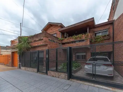VENTA CASA 5 AMBIENTES LOMA HERMOSA  