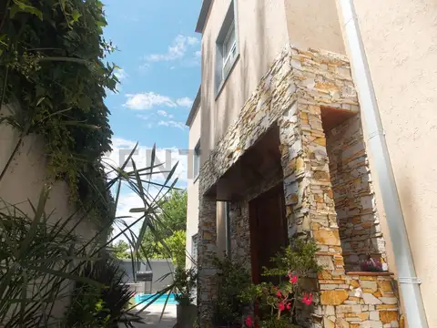 Depto Tipo Casa en Venta con 1 cocheras