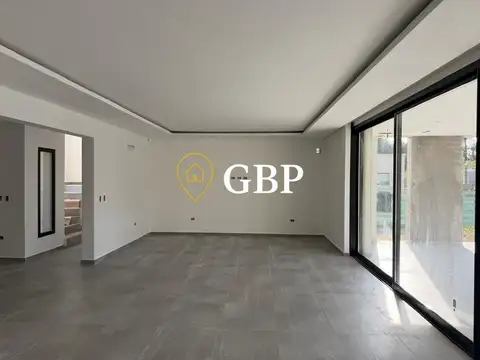 Casa 6 ambientes con 4 baños
