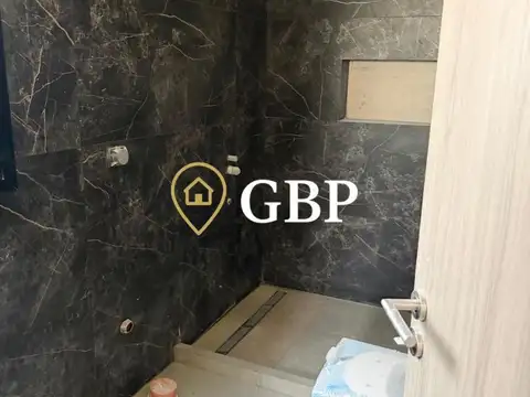 Casa 6 ambientes con 4 baños