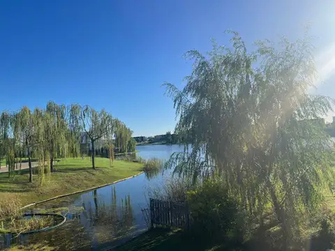 Casa 5 ambientes con 4 baños