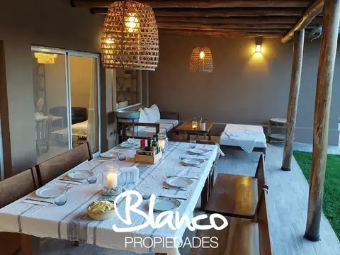 Casa 6 ambientes con 2 baños