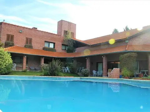 Casa en venta - 6 Dormitorios 5 Baños - Escobar