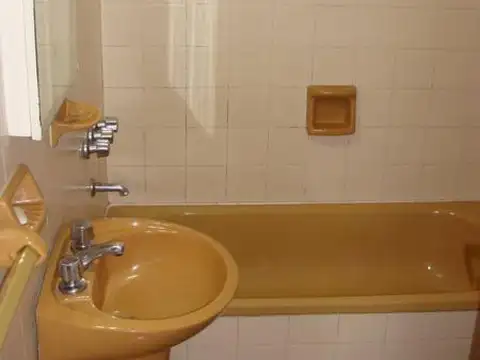 Divino 2 ambientes con balcón en Barrio Norte!