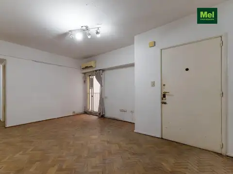 Romulo Naon 2300, Piso 2