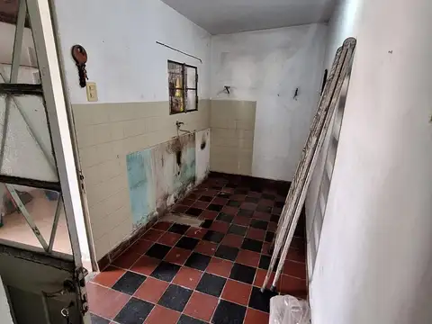 Casa 4 ambientes con 1 baño