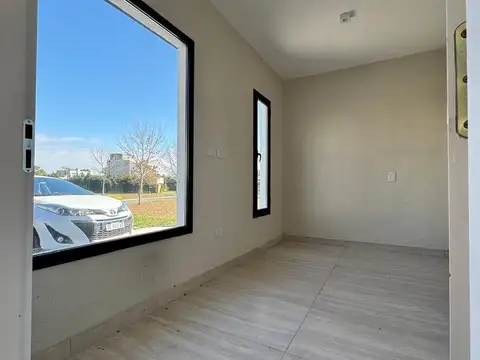 HERMOSA CASA DE 4 AMB A ESTRENAR EN HARAS SANTA MARIA - FINANCIACION 