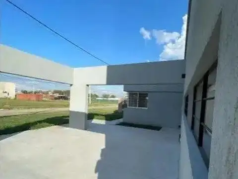 Casa 5 ambientes con 1 baño