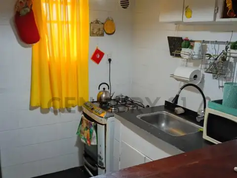 Oficina 4 ambientes con 1 baño