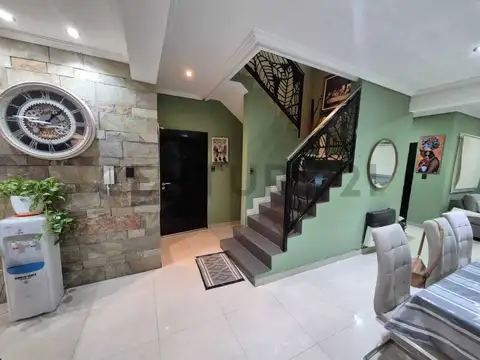 CASA EN VENTA EN ADROGUE