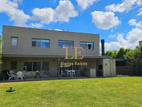 Casa en Alquiler de 4 dormitorios