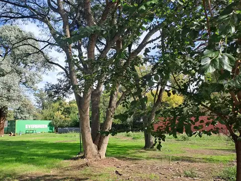 LDO. Venta Lote 2165m2 con mejoras Barrio El Remanso