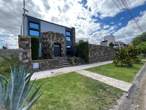 Casa en venta El Challao zona Dalvian Alta Mendoza