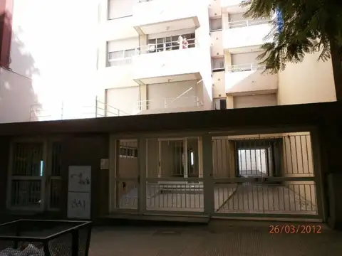 Departamento en 5to. piso al frente.