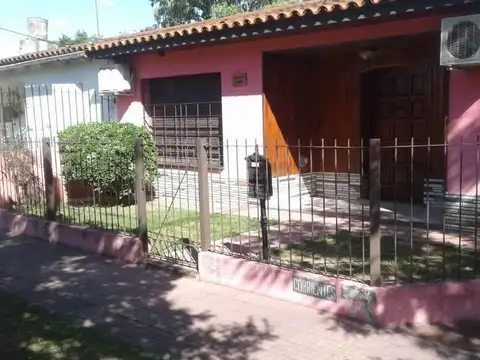 Casa  en Venta ubicado en Quilmes Oeste, Quilmes, G.B.A. Zona Sur - SVN0792_LP584580_1
