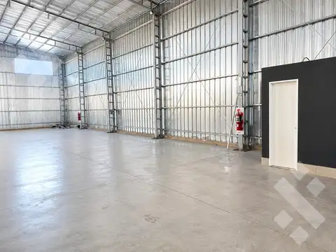 Galpón de 350m2 en ALQUILER Parque Industrial Cipolletti