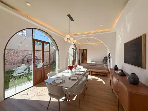 CASA DE 4 DORMITORIOS CON COCHERA QUINCHO Y PILETA