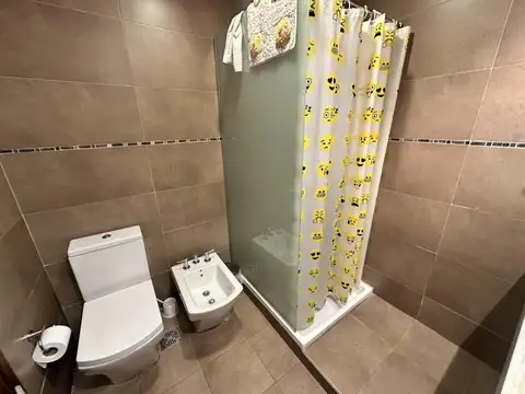 Casa 7 ambientes con 3 baños