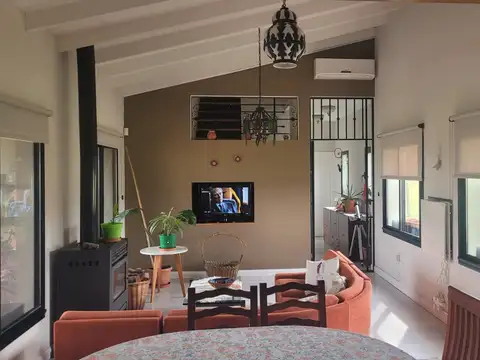 CHALET SOBRE LOTE DE 2000 MTRS CON PILETA Y VISTA LAGUANA SALIDA AL GOLF