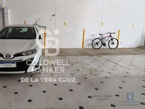 Cochera en Barrio Candioti Sur con porton automatico