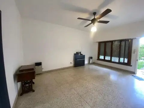 CASA DE 3 AMBIENTES EN VENTA - LANUS OESTE