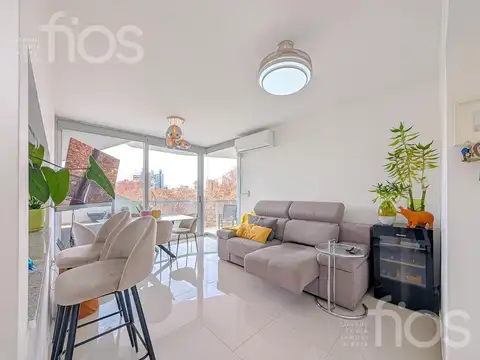 VENTA DEPARTAMENTO SEMIPISO DE DOS DORMITORIOS CON BALCON Y COCHERA EN PICHINCHA
