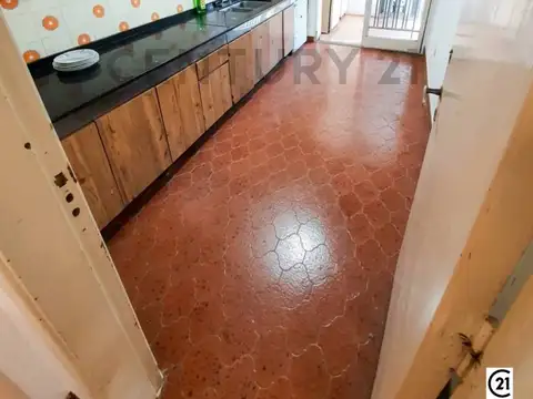 Casa 5 ambientes con 1 baño