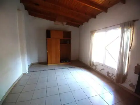 Casa 2 ambientes con 1 baño