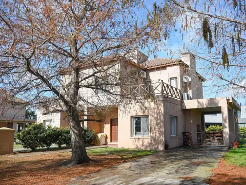 Casa en venta en Country Golf, La Carolina