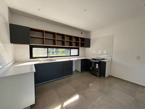 Casa en Venta en El Canton - Norte, USD 260.000
