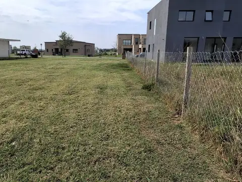 LOTE EN BARRIO SAN SEBASTIAN AREA 11 OPORTUNIDAD