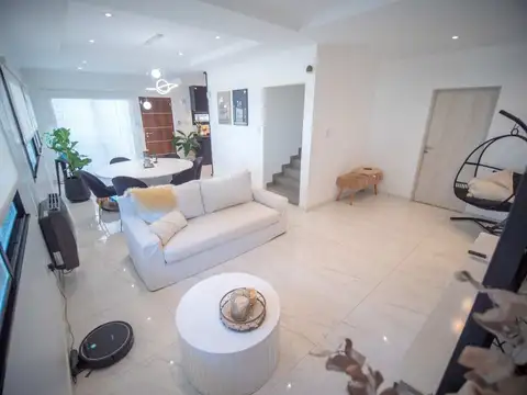 Dúplex premium en complejo cerrado  Calle 513 y 12