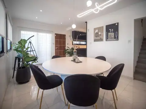 Casa en Venta con 1 cochera