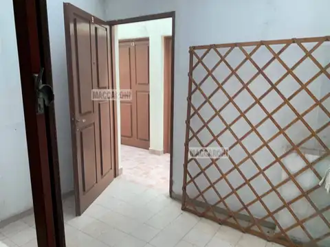 Depto Tipo Casa en Alquiler en Liniers, $ 800.000