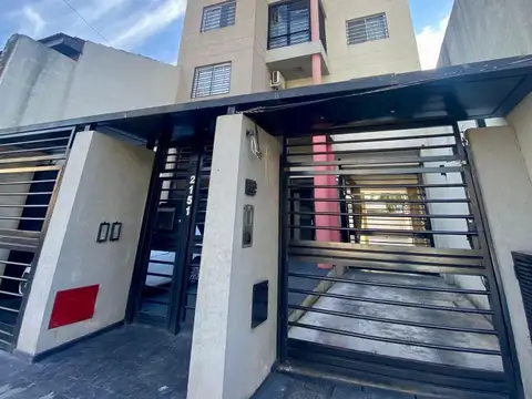 Moderno Dpto 2 ambientes cerca de la estación y del velódromo de Lanús!