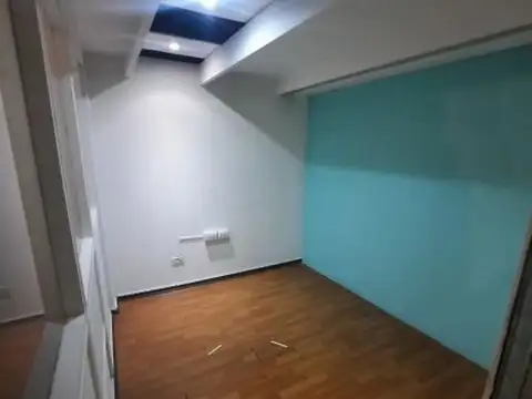 Oficina 5 ambientes con 1 baño