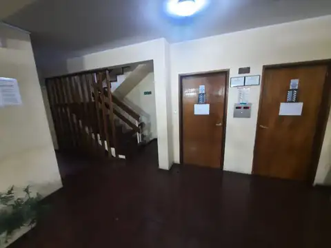 Oficina 5 ambientes con 1 baño