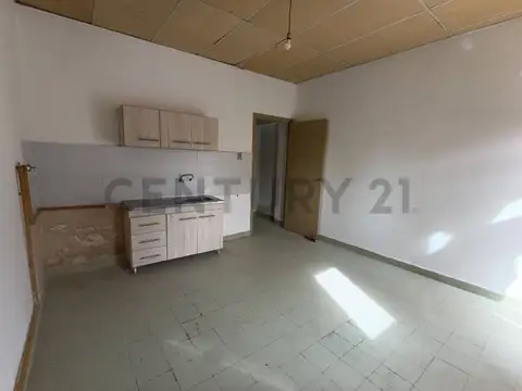 Casa 2 ambientes con 1 baño